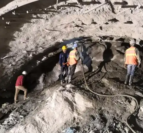 石台拱顶带模注浆料的施工流程及注意事项